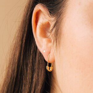 EUC - Caitlyn Minimalist 18K Gold Plated Sterling Silver Safety Pin Earrings
